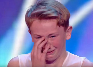 Boy is bullied and called ‘gay’ because he dances – Then Simon says 4 words that make audience cheer