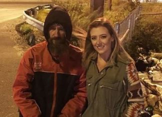 Homeless Man Saves Young Lady Stranded on Highway With His Last $20