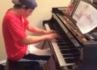 Pizza Delivery Guy Plays Customers Piano Inside Their Own Home
