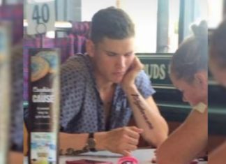 Message Tattooed On Couple’s Arms Leave Diners Stunned