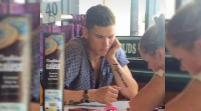 Message Tattooed On Couple’s Arms Leave Diners Stunned