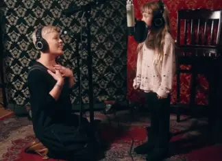 Pink and her daughter sing beautiful rendition of A Million Dreams
