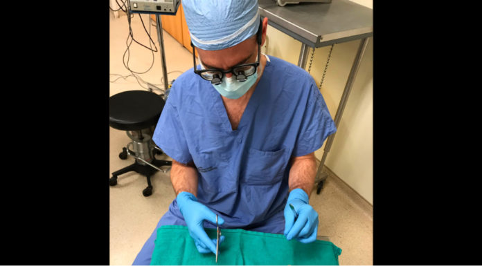 Surgeon obliges little boys solemn request before surgery