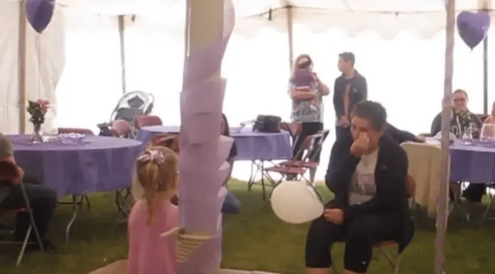 Little Girl Sings For Her Mother With Cancer And It Goes Viral