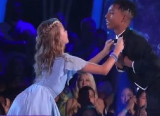 Stevie Wonder And Son Perform On Dancing With The Stars