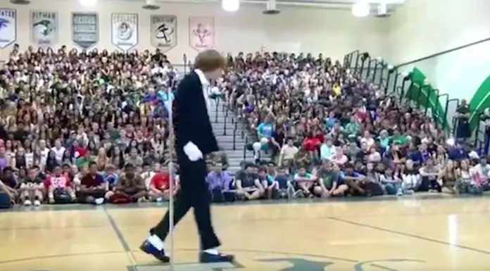 Shy teen wins school talent show dancing on “Billy Jean”
