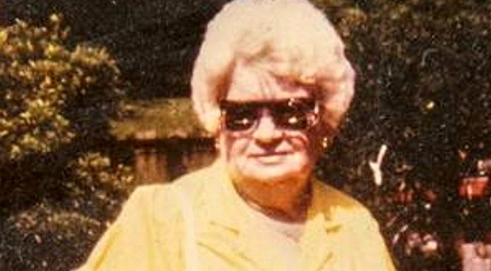 Son Finds Out Where Mom Disappears To Every Christmas Eve