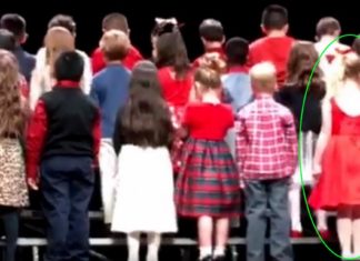 Little Girls Steals The Show During School Christmas Choir
