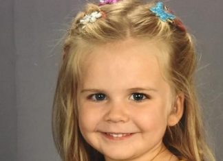 Dad lets his 3-yr-old daughter pick her own outfit for class picture day