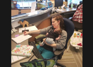 New Mom Brings Baby to work, Then Boss Unknowingly Snaps Photo