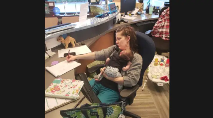 New Mom Brings Baby to work, Then Boss Unknowingly Snaps Photo