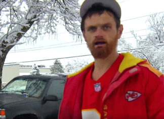 Man helps someone in need and is surprised to learn their identity