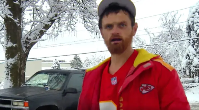 Man helps someone in need and is surprised to learn their identity