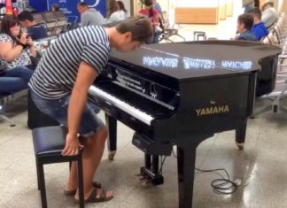 Bored Passengers Get Treated To An Unexpected Musical Performance