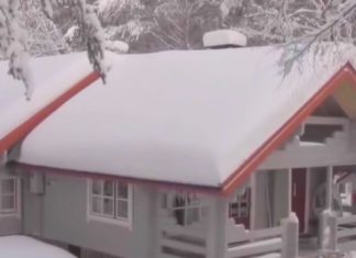 Clever Winter Tip For Removing Snow Off Your Rooftop