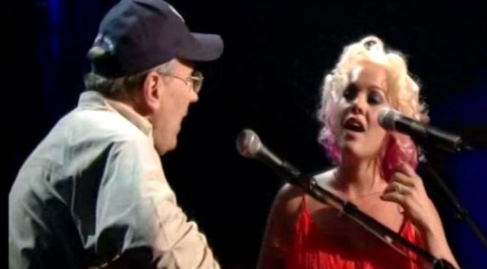 Pink invited veteran father on stage for duet
