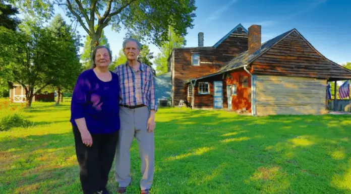 Couple lives in oldest log cabin in America