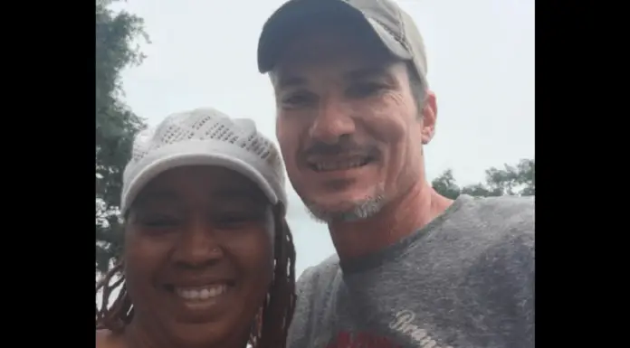 Proud dad receives amazing surprise from stranger