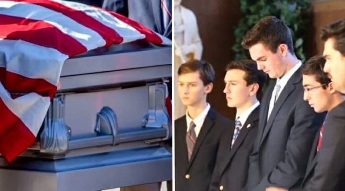 High school students serve as pall bearers for veteran who had no one