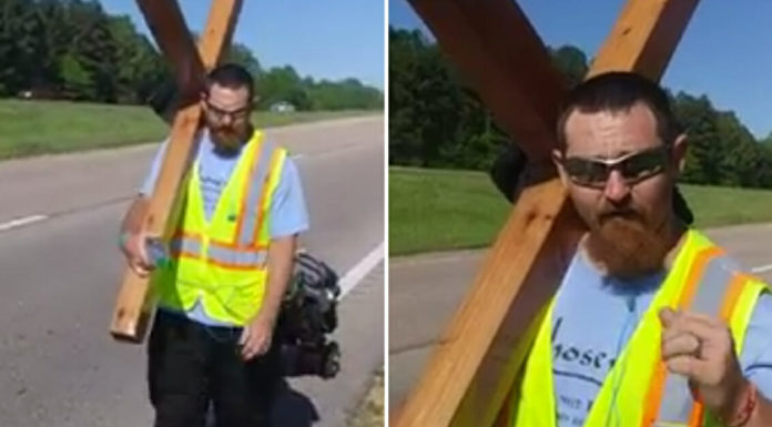 Man Carrying Cross for Thousands of Miles to Grand Canyon To Share Incredible Message