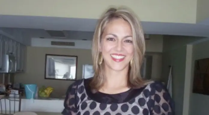 Mom of four dies suddenly of brain aneurysm so doctors urge people to learn the warning signs