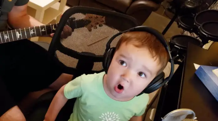 2-year-old boy melts hearts singing Elvis classic