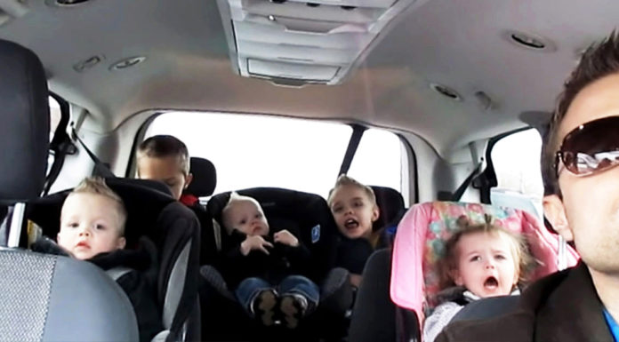 Mom loses it over incredible dance routine on “Sexy And I Know It” by dad and kids