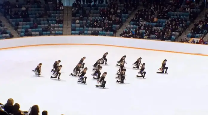 Ice Skaters Make The Crowd Go Wild With Daring Performance To ‘Bohemian Rhapsody’