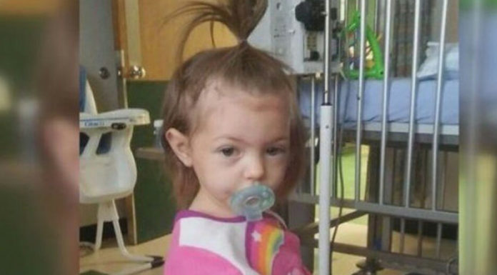 Boyfriend asked to check on baby and grandma makes a terrifying discovery