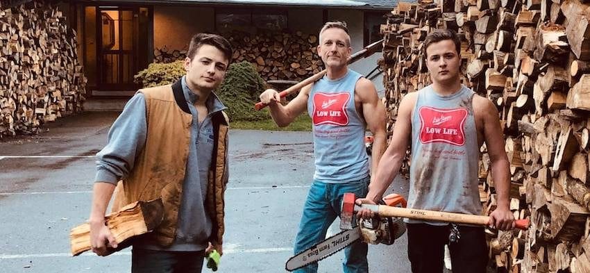 Dad and twin sons cut enough firewood for 80 trucks- give it all away to people in need