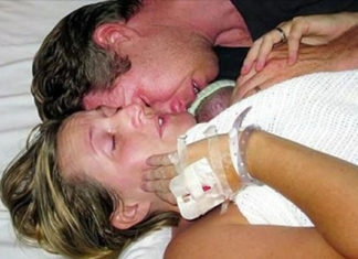 Mom holds her dead preemie for two hours and begs him to come back to life