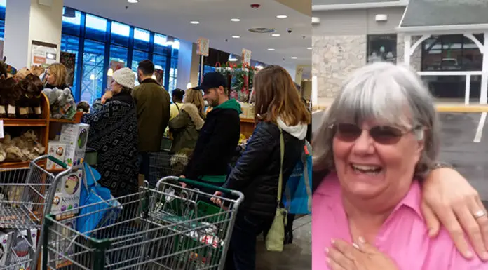 Retiree pays for man’s groceries when his card gets declined, only to realize he’s famous