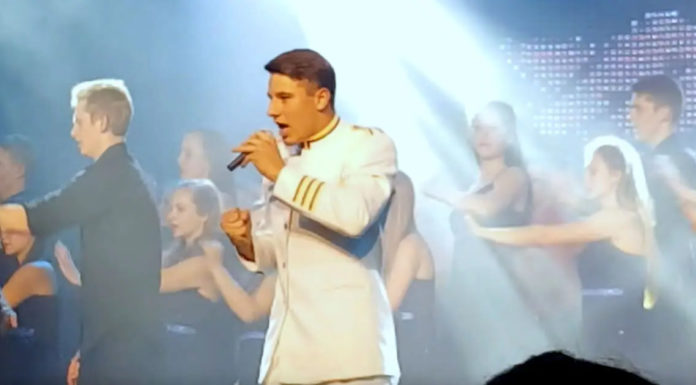 Teen Signs “Sound of Silence” With Super-Low Voice – His Performance Will Go down in School’s History