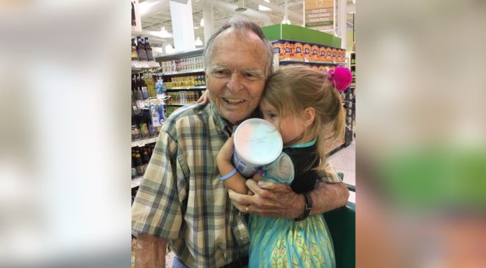 Little Girl Asks Elderly Man for a Hug Not Being Aware He’s Grieving Late Wife