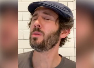Josh Groban Sings “Hallelujah” in the Shower and We Are in Chills