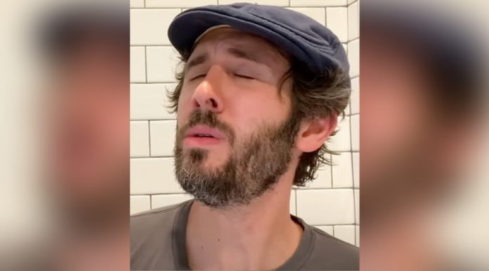Josh Groban Sings “Hallelujah” in the Shower and We Are in Chills