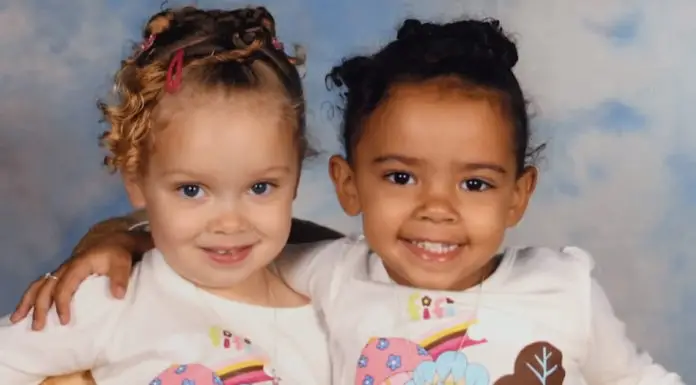 Twin girls have different skin color, teacher accuses mom of lying about them being sisters
