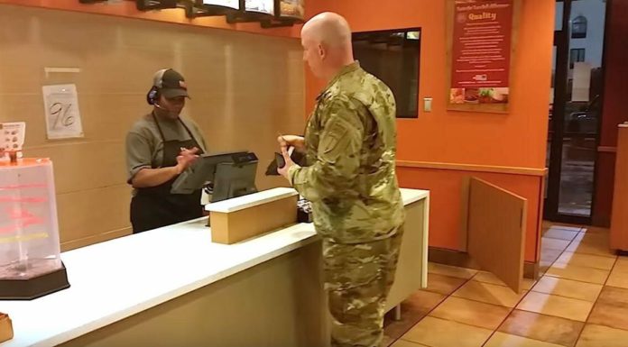 Soldier spots two boys in Taco Bell selling home-made cookies– his act of kindness earned him the praise of many