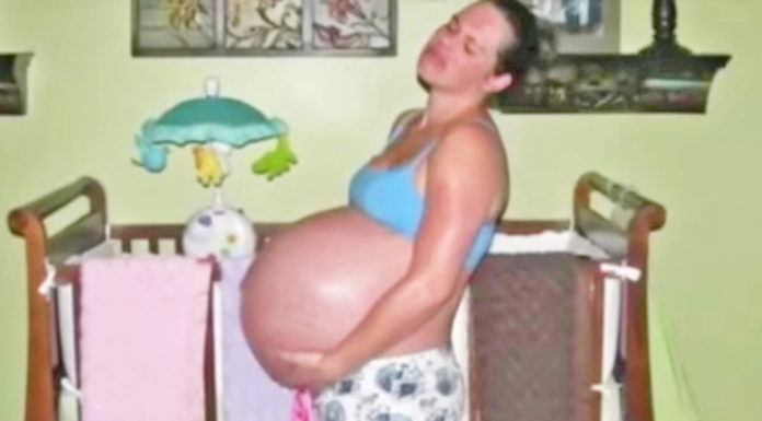 Mom thinks she’s having twins, but a surprise awaits for her in the delivery room