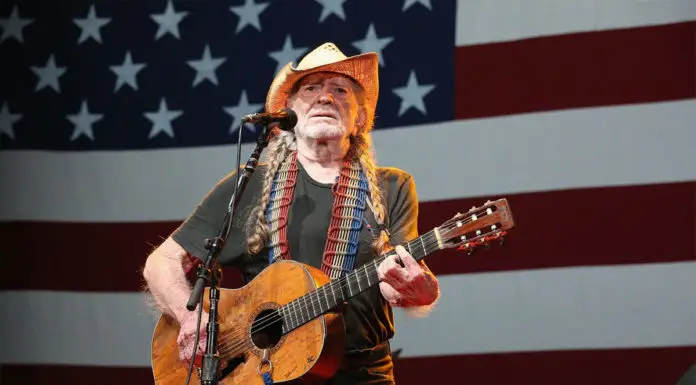 Willie Nelson speaks of his love life and his infidelities: “My wandering ways were too much”