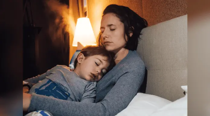 8-year-old boy slept next to his pregnant mother, not knowing she was dead