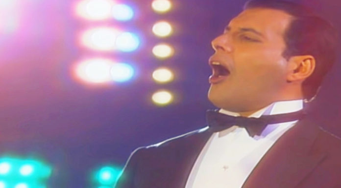In 1988, Freddie Mercury took the stage to perform with opera singer Montserrat Caballé