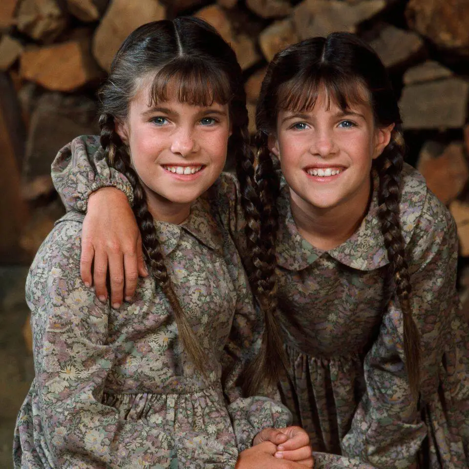 This is what the twin sisters who portrayed the role of Carrie in