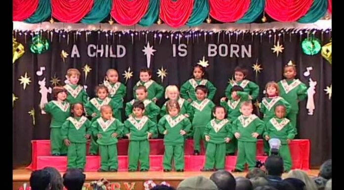 Audience in awe as children’s Christmas recital turns into surprising shake dance