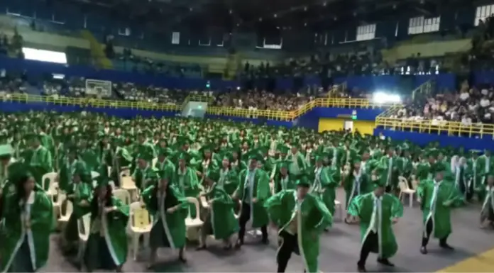 “We’re in this together” – Nearly 400 students sing and dance at graduation ceremony