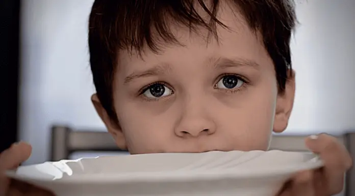 Mom leaves 10-year-old son locked in a filthy apartment with no food or water for eight days