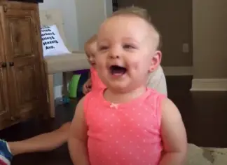 Baby girl captures hearts as she takes her first steps and bursts into laughter