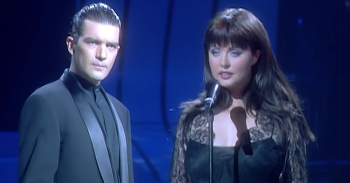 Antonio Banderas and Sarah Brightman put a stunning duet together on the stage of "The Phantom