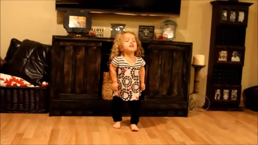 5 Year Old Girl Raises Awareness About Dwarfism With Dancing 