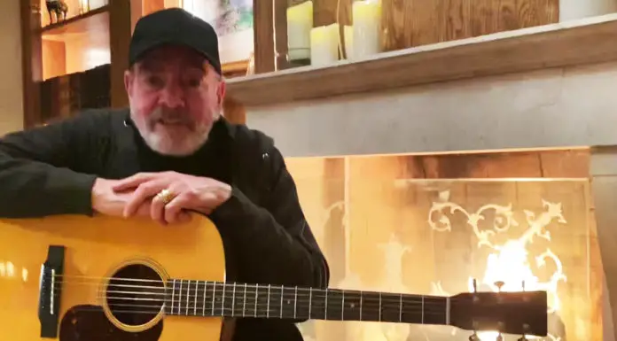 Neil Diamond changes lyrics to “Sweet Caroline” to promote steps against the coronavirus